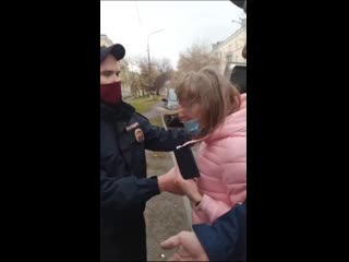free в каменске уральском полицейские жёстко задержали девушку без маски в видео есть мат hd