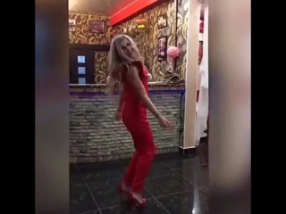free соблазнительная мамочка в красном нижнем белье hd