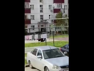 free ничего необычного просто чеченские полицейские заезжают во двор hd