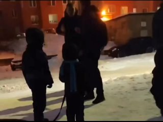 free в новополоцке папаша пропустил удар от пьяного отморозка который мешал детям кататься на горке hd