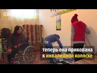 free маленькая девочка рабртает на рынке чтоб прокормить семью hd