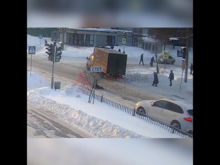 free в ярославле водитель лады переехал упавшую на переходе женщину и скрылся hd