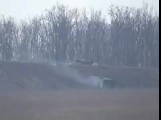 free видео пуска украинского птрк стугна по позициям ополчения в пригороде донецка hd
