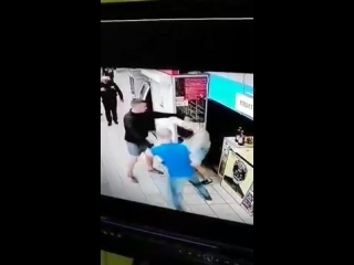 free в киеве неизвестные избили парня прямо в супермаркете hd