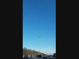 free самолет завис но на самом деле он завис из за сильного встречного ветра hd