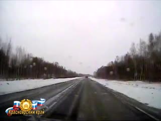 free полицейские помогли мужчине с сердечным приступом на трассе в красноярском крае hd
