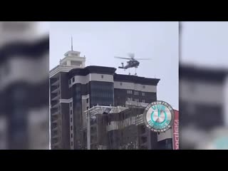 free сми неизвестные люди спустились с вертолета на крышу дома в воронеже hd