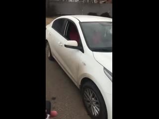 free среди бела дня на паркое гипермаркета в юмр разбили стекло и украли из автомобиля видеорегистратор и телефон hd