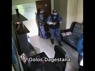 free в москве соседке не понравилось что мужчина слушал музыку в 5 часов вечера hd