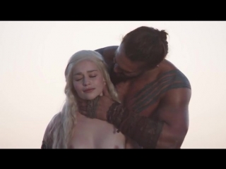 free эмилия кларк голая в игре престолов emilia clarke показала грудь раздели молодые сиськи грудь попа жопа hot 18 hd