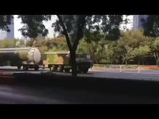 free в сети появилось видео с перевозкой китайской баллистической межконтинентальной ракеты df5b hd
