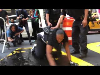free гордость негров огромную надпись black lives matter в нью йорке в очередной раз портят причем сами чернокожие hd