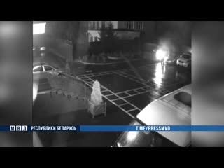 free этой ночью в минске неизвестные бросили три коктейля молотова на территорию советского рувд hd