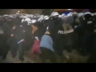 free в варшаве прошла акция протеста против запрета на аборты hd