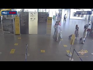 free в самаре полицейские спасли женщину потерявшую сознание прямо в аэропорту hd