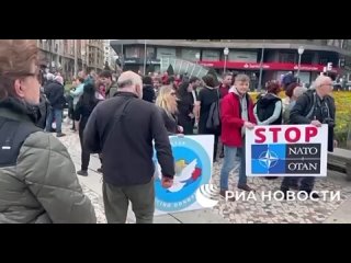 free более двух тысяч человек вышли на улицы испанского города бильбао в рамках марша в поддержку россии hd