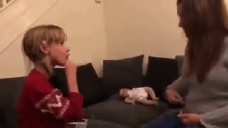 free трогательное видео как глухонемая девочка узнаёт что она скоро станет старшей сестрой hd