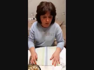 free как поднять салфетку со стола не отрывая рук от стола hd