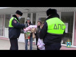 free инспекторы дпс ростова на дону помогли беременной женщине вовремя добраться до роддома hd