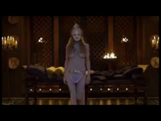 free эротическая сцена из сериала спартак молодые и песок колос овладел музой в постели царя hd
