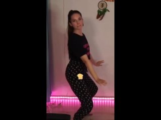 free секси юля кошка морошка трясет попой по рикардо твои блогерши hd