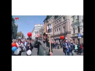 free тысячи владивостокцев с портретами своих родственников фронтовиков прошли по главной улице города в шестой раз hd