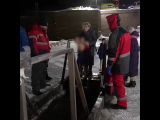 free в комсомольске нa амуре мaлолетнего мaльчикa нaсильно окунули в прорубь нa крещение hd