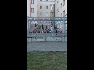 free местная жительница пришла до открытия консультации чтобы взять талон к врачу и 6 15 была уже 12 ой hd