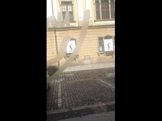 free что ж такое случается кто то на улице поймал меня потом ускорил шаг и помчался неизвестно куда хех оцени девочку hd