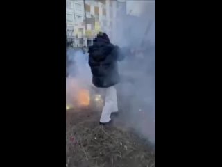 free зумерша хотела выпустить салют но что то пошло не так hd