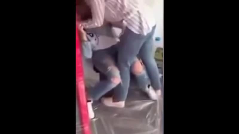 free вписка застукала подругу на измене с мужем я тебя зарежу и уничтожу как тебе хер моего мужа час расплаты жёстко шлюха hd