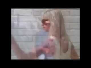 free шлюха вывалила большие буфера развели на сиськи показала грудь в скайпе перископе т инстаграме hd