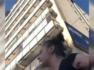 free на белоруску напали в варшаве из за того что она говорила на русском языке со своей подругой при этом от девушек hd