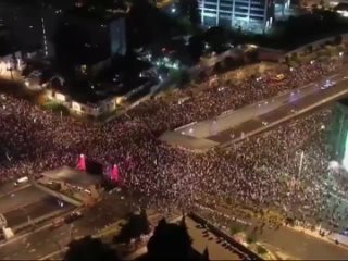 free во время протестов в тель авиве избили еврея потерявшего после атаки хамас шесть членов семьи он получил травмы во hd