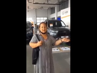 free цыганка попалась на краже аж восьми телефонов после чего ее поймали и избили ты упала нет ты меня ударил я не понял hd