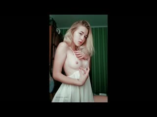 free молодая любит баловаться с расческой голая секс молодая школа sex расческа вписка porn домашка periscope офф жмж hd