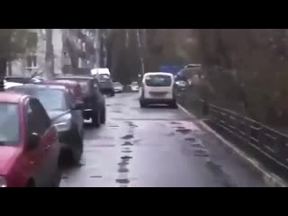free скорая пользуется тем что это скорая яжемать потребовала отогнать реанимобиль hd