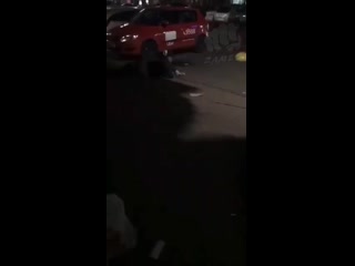 free пацаны в киеве видимо не смогли решить на словах кто первый покупает шавуху по этому вышли на ринг перед ларьком hd