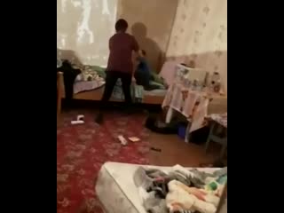 free в томской области пьяная мать избила 18 летнего сына за то что её вызвали в школу hd