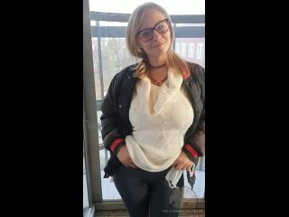 free и да кто то там поймал меня в том стеклянном лифте в торговом центре ну и что хех самые горячиe девочки порно секс hd