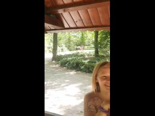 free демонстрируя свои сиськи в том парке в час пик я должна была быть настороже как стрекоза хех там было так много hd