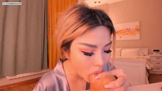 free казашка сосёт и надрачивает сосёт отсос порно blowjob кыргызка узбечка секс домашнее азиатки вебкам сиськи hd