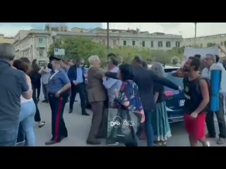 free позор вам убийца кричат разгневанные итальянцы в адрес роберто сперанца hd