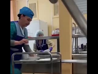 free словно собачкам видео как детям в школе кладут сосиски руками привело к скандалу hd