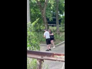 free в подмосковье бородач избивал сожительницу во дворе дома мужчина был в ярости что она не приготовила обед hd