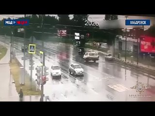 free в хабаровске полицейский спас малыша оказавшегося на проезжей части 240p mp4 hd
