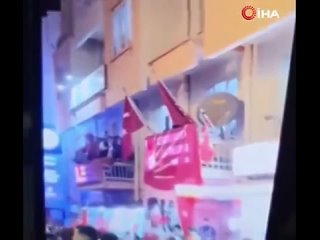 free замглавы отделения оппозиционной партии турции мехмет палаз погиб после обрушения балкона на котором политик hd