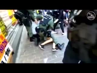 free в гонконге полицейские просто так докопались до 18 летней школьницы hd