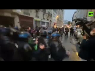 free во франции тоже протесты на этот раз люди требуют закрытия работающие во время пандемии школы и университеты hd