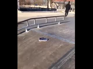 free в николаеве мужик и жена пришли гулять в скейтпарк с ребенком где ему конечно же было место hd